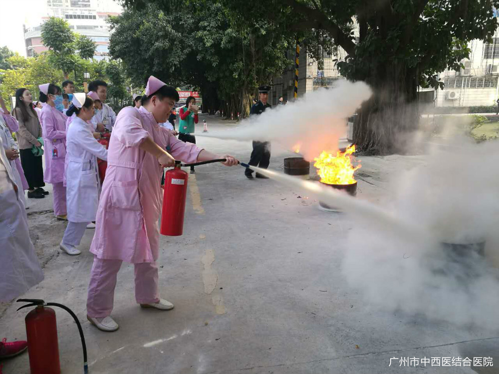 医院组织员工参加消防演练 （刘淑娴骨二）